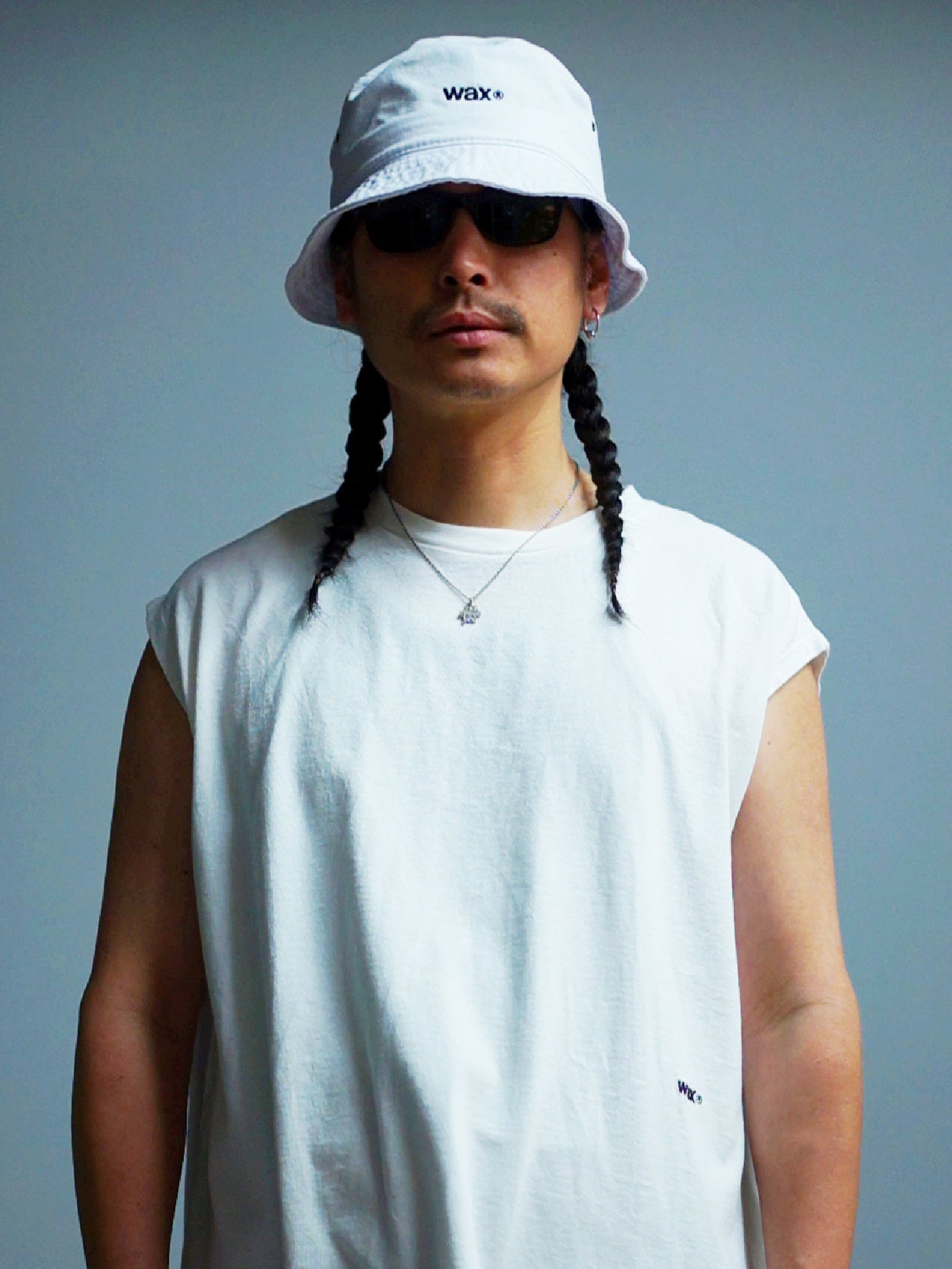 WAX | SLEEVELESS TEE - White