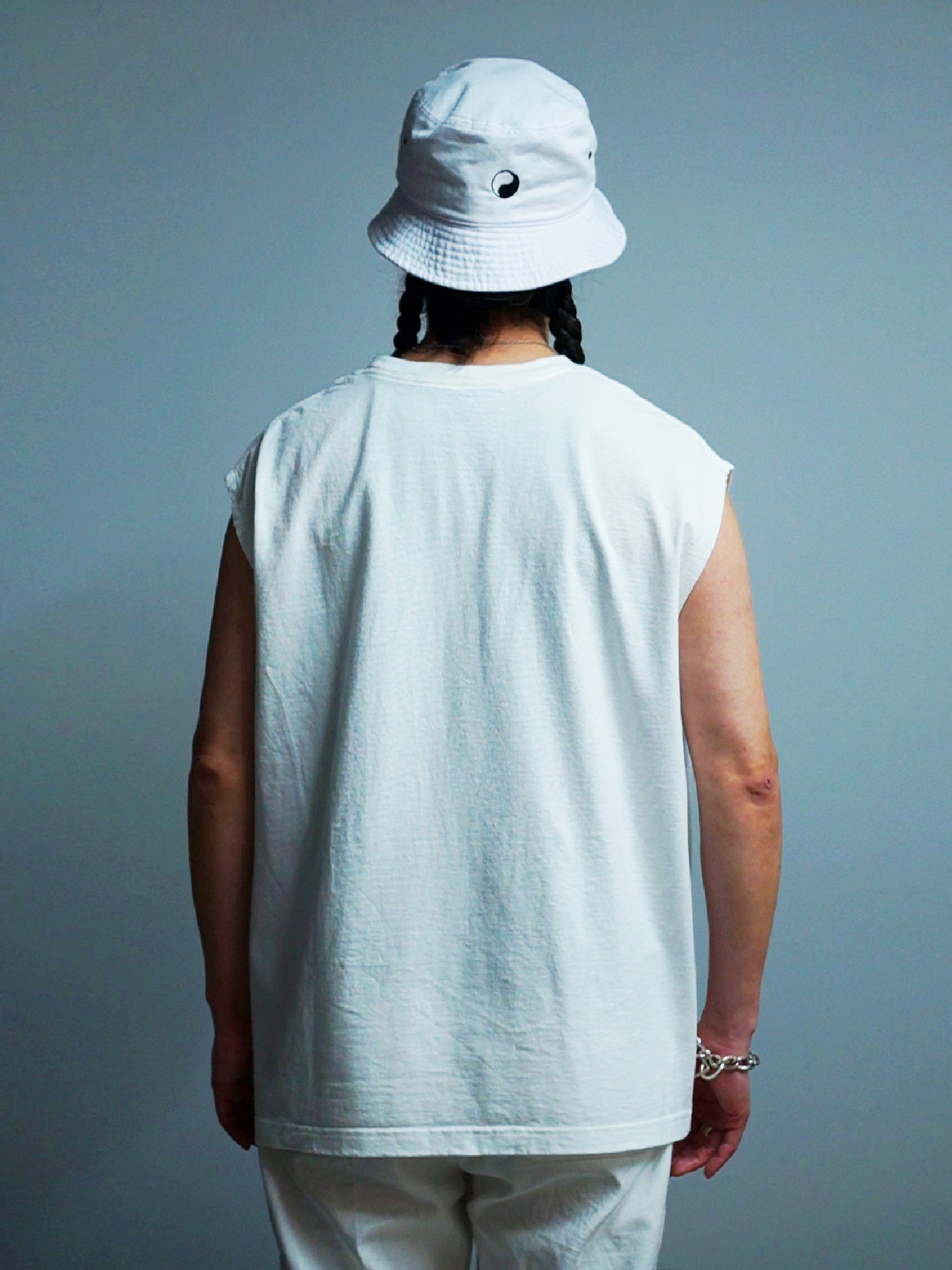 WAX | SLEEVELESS TEE - White