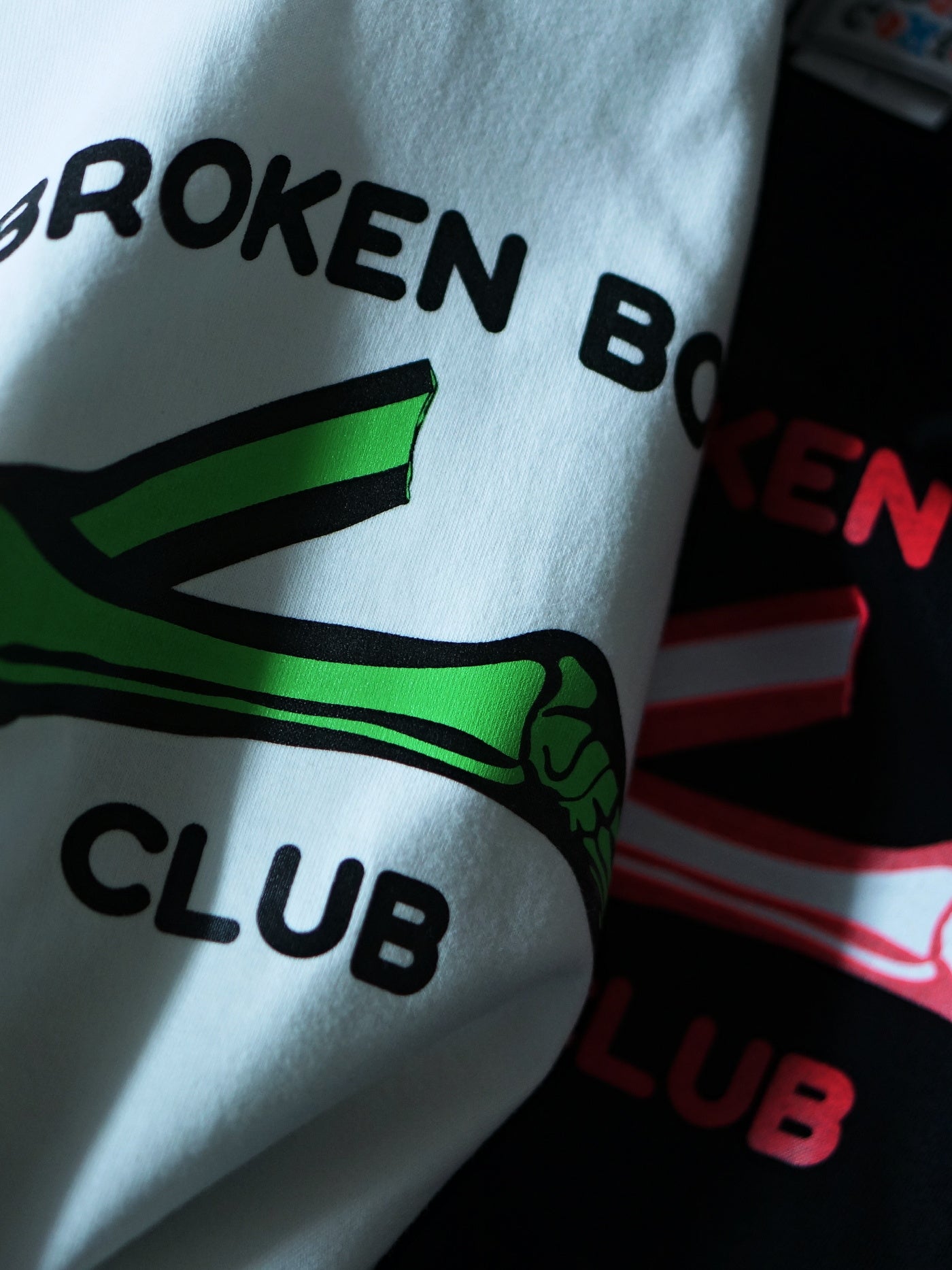 MAD MOUSE COMIC | BROKEN BONE CLUB TEE - Black