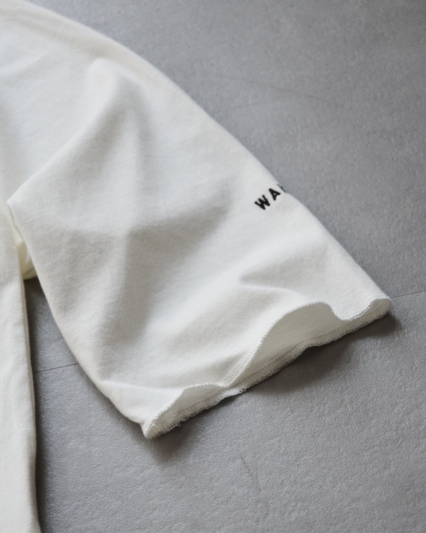 WAX | 3/4 SLEEVE CUT SEWN - White