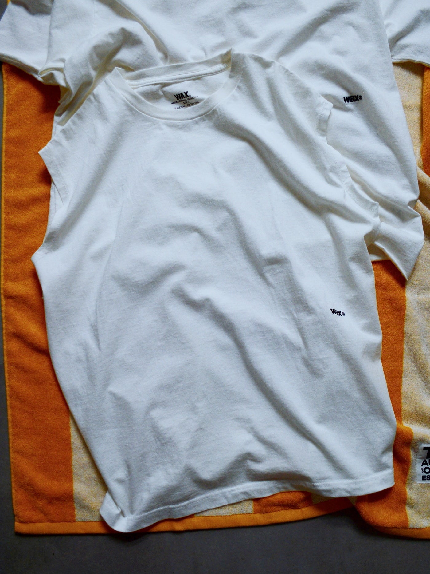 WAX | SLEEVELESS TEE - White