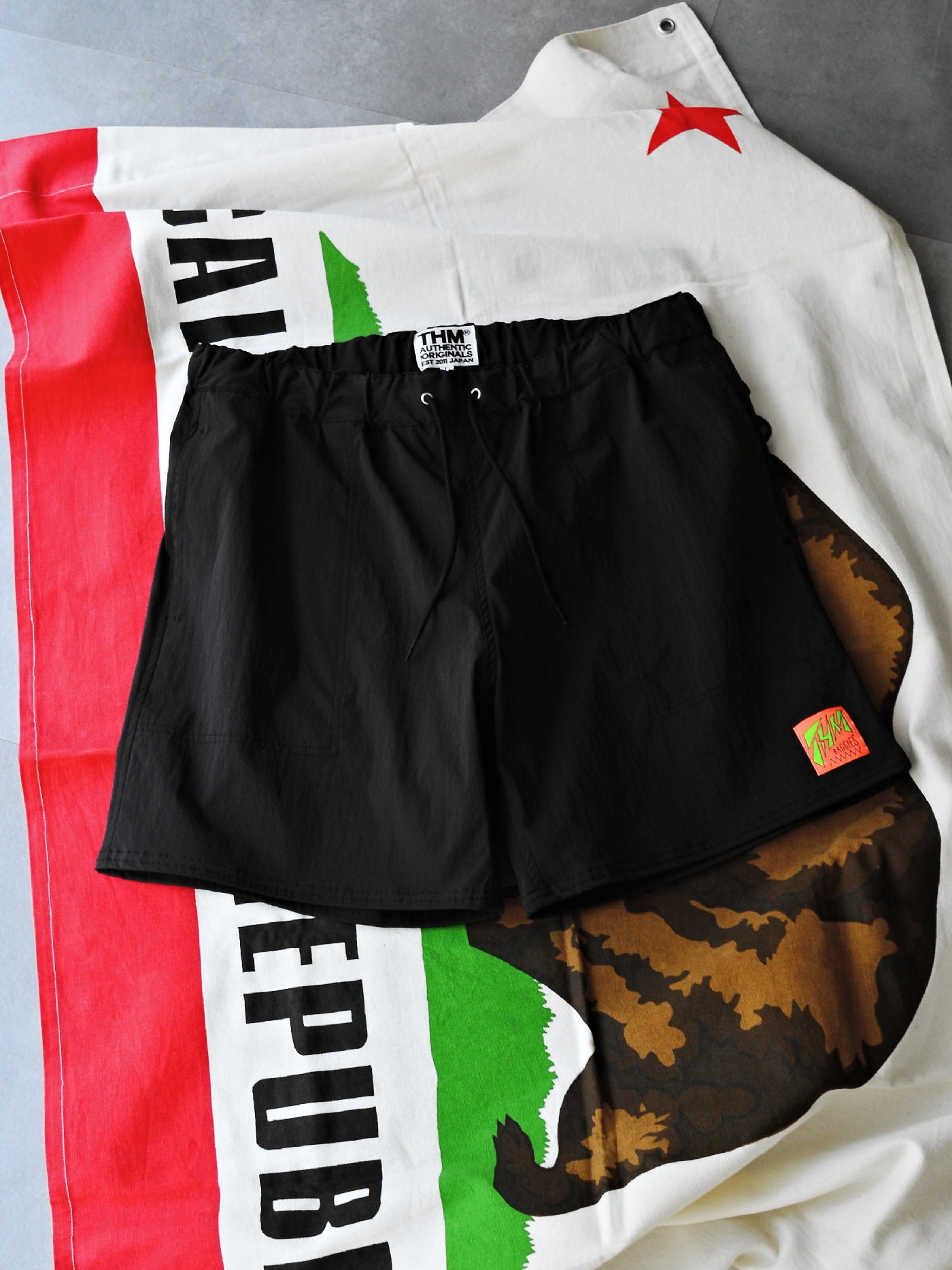 THM | NEON Tag Shorts - Black