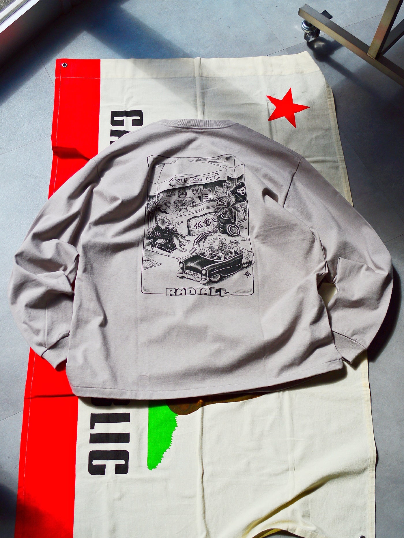 RADIALL | Choju Giga - CREW NECK T-SHIRT L/S - Taupe