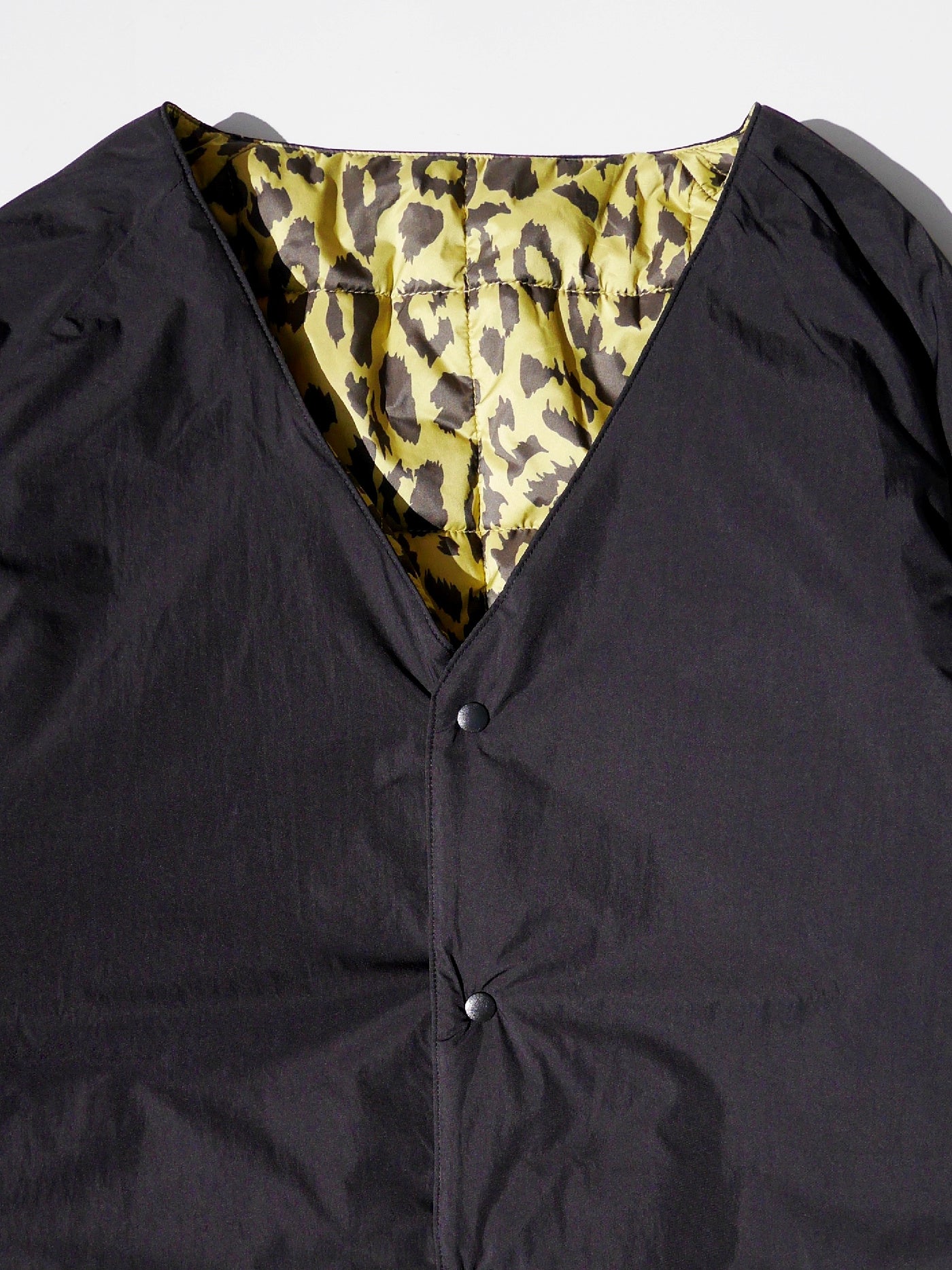 【10.12 (Sun) Release】WAX | Reversible Nylon Cardigan