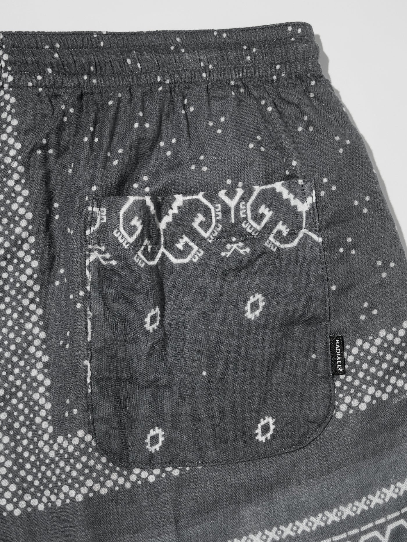 RADIALL | Muscle Shoals - STRAIGHT FIT EASY SHORTS - Shady Black