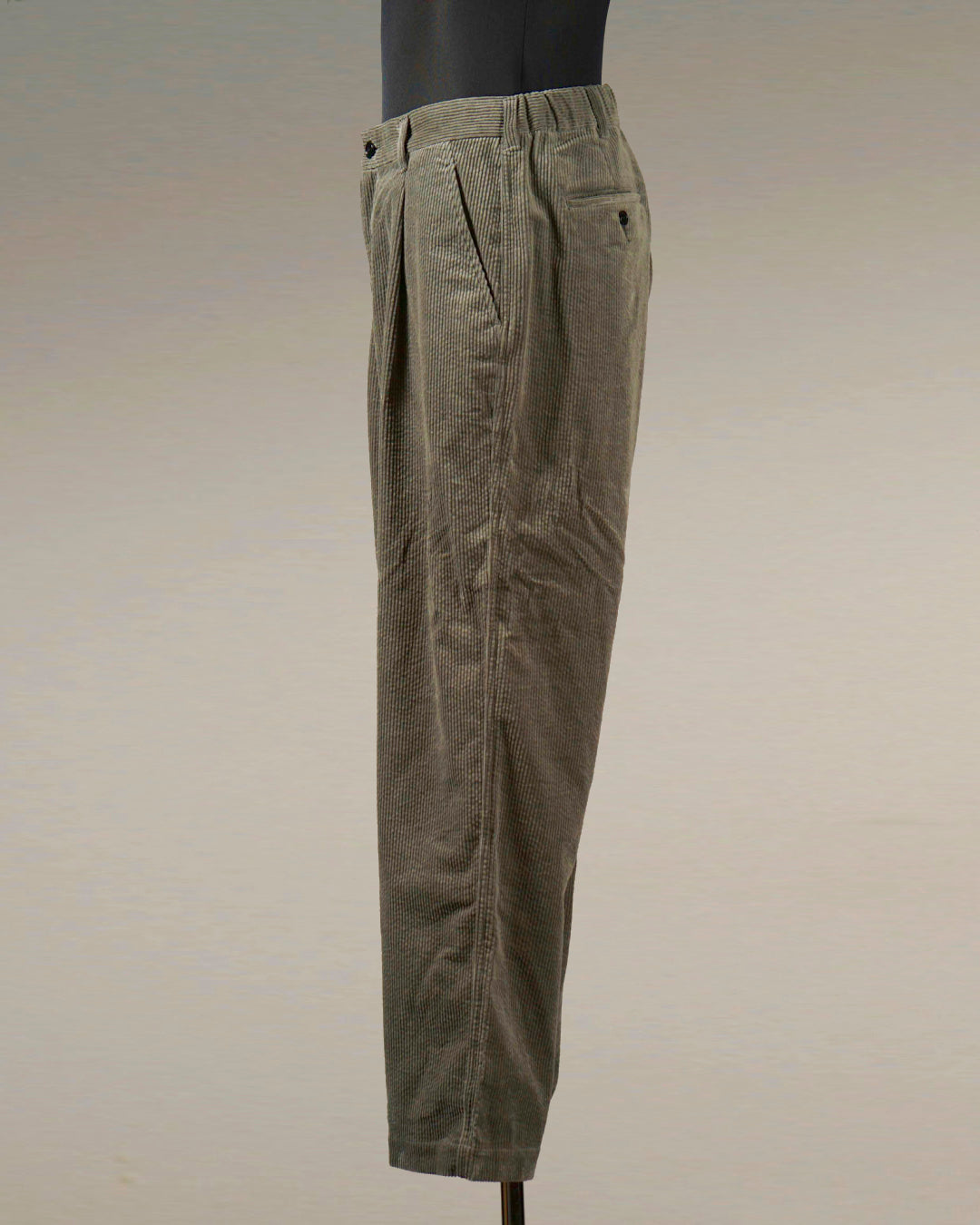 WEIRDO | WIND UP - CORDUROY TACK EASY PANTS - Moss Green