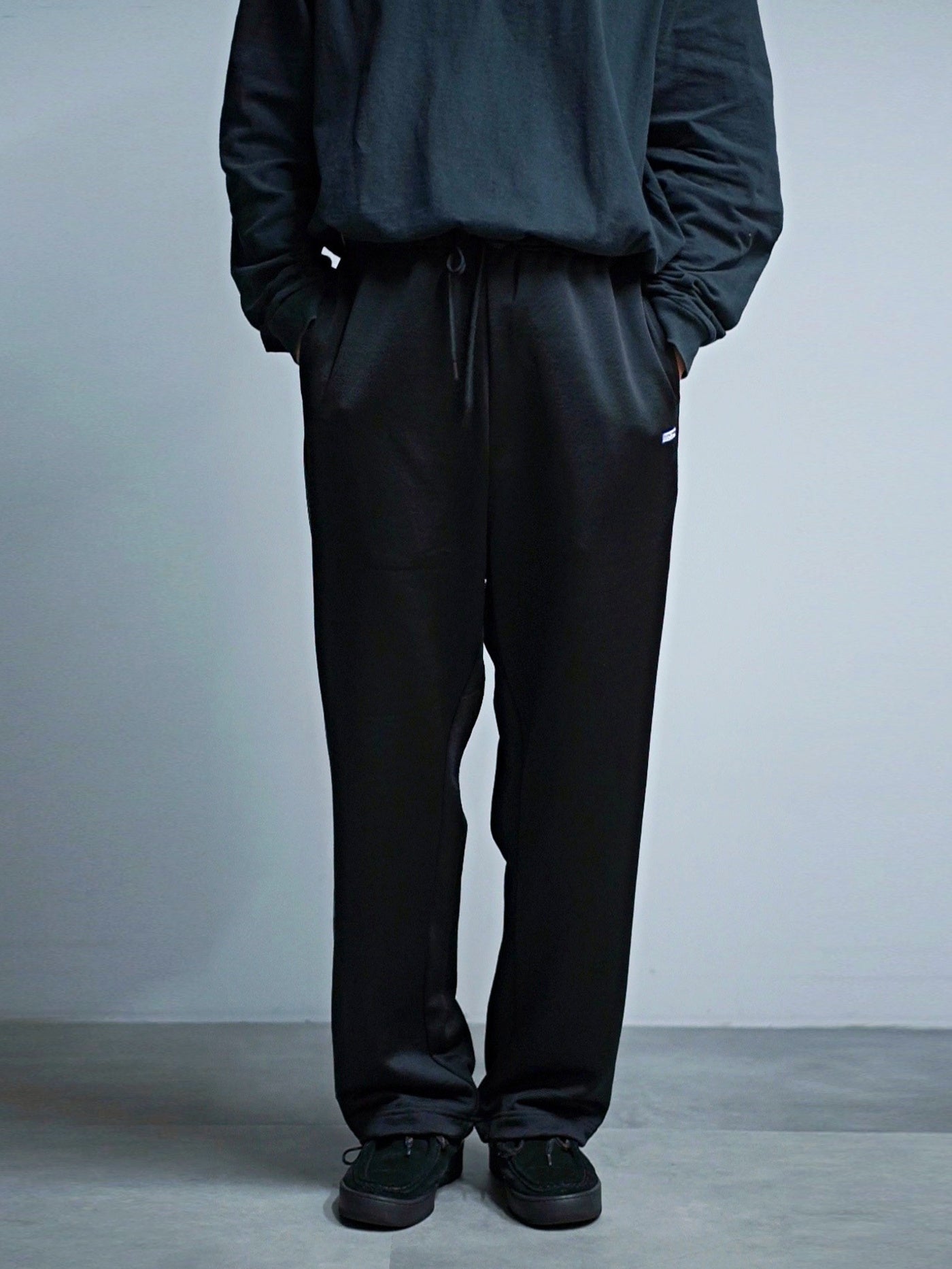 【11.1 (Sat) 12:00 Release】RADIALL | Root Down - WIDE FIT TRACK PANTS - Black