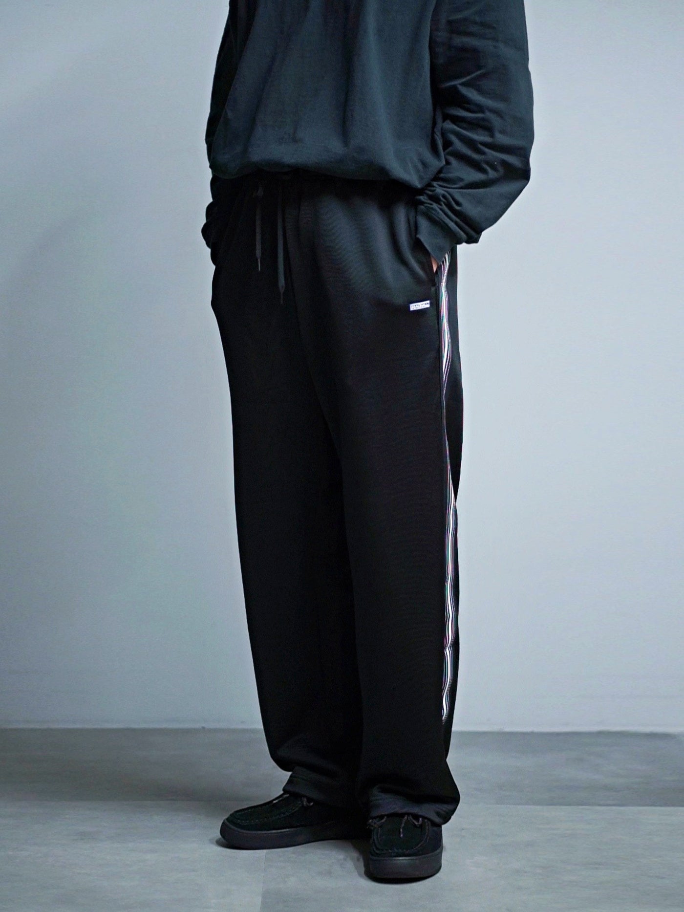 【11.1 (Sat) 12:00 Release】RADIALL | Root Down - WIDE FIT TRACK PANTS - Black