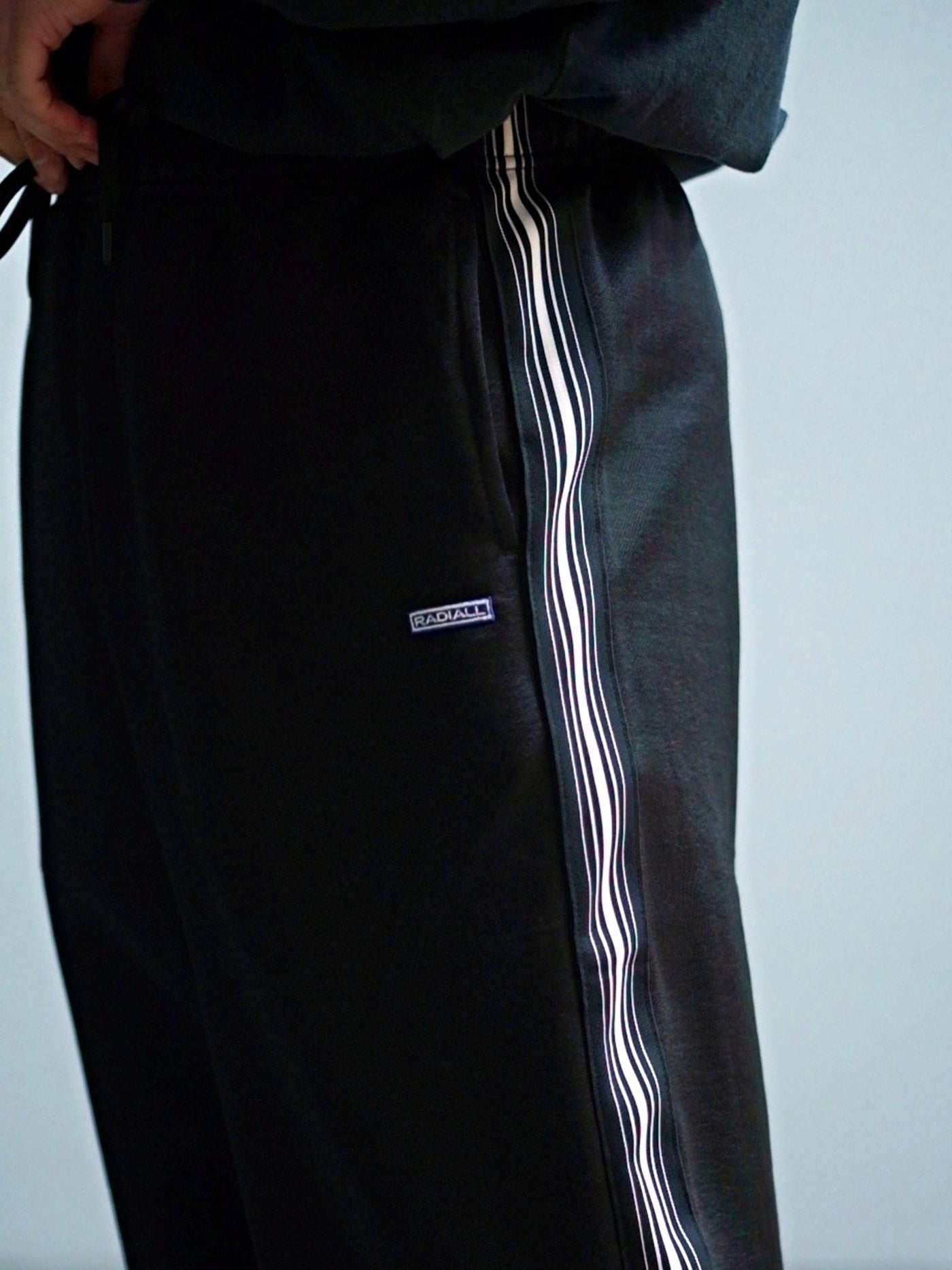 【11.1 (Sat) 12:00 Release】RADIALL | Root Down - WIDE FIT TRACK PANTS - Black