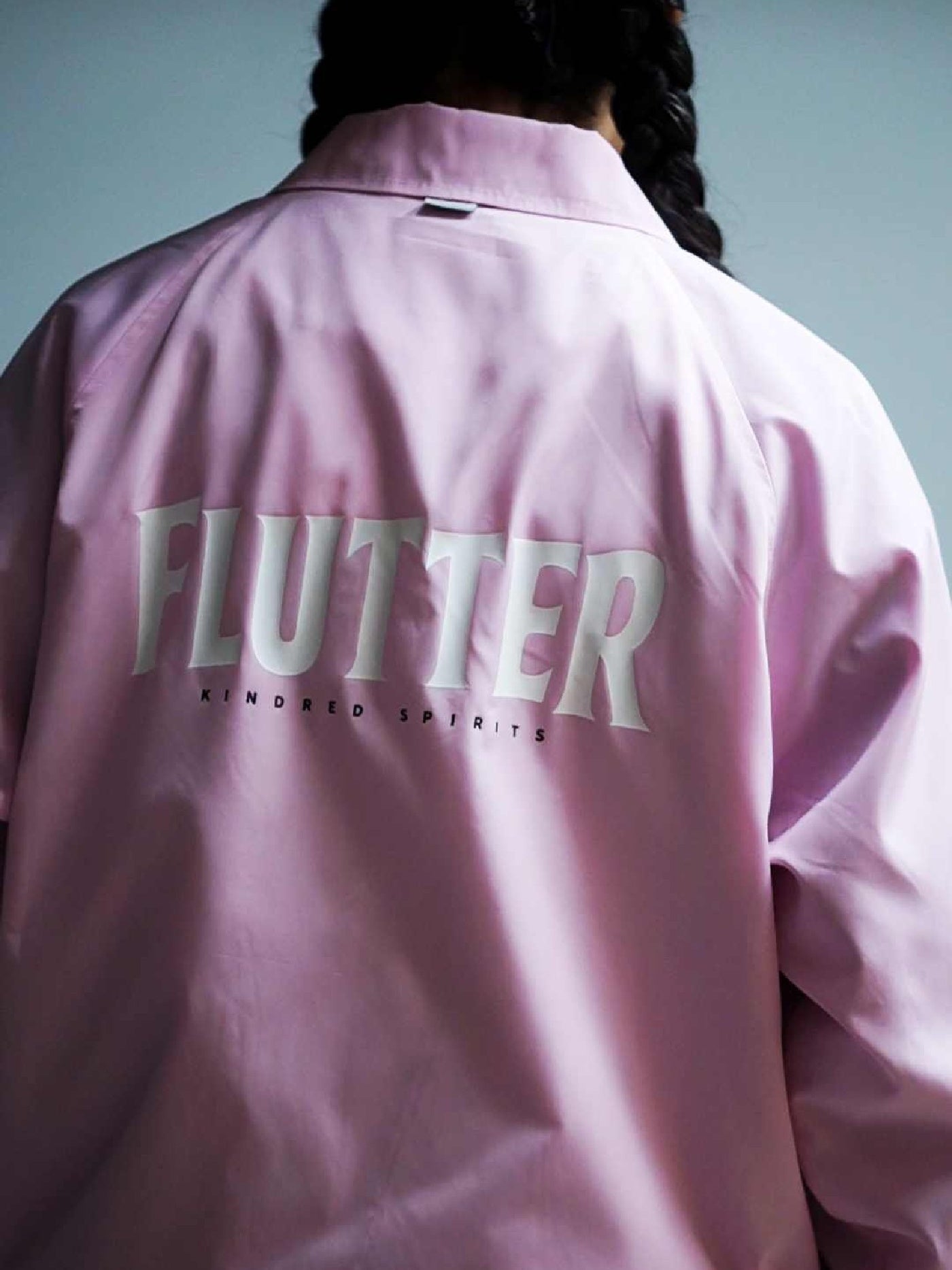 【9.21 (Sun) 12:00 Release】FLUTTER | "The Dress" OG Logo Windbreaker - Pink