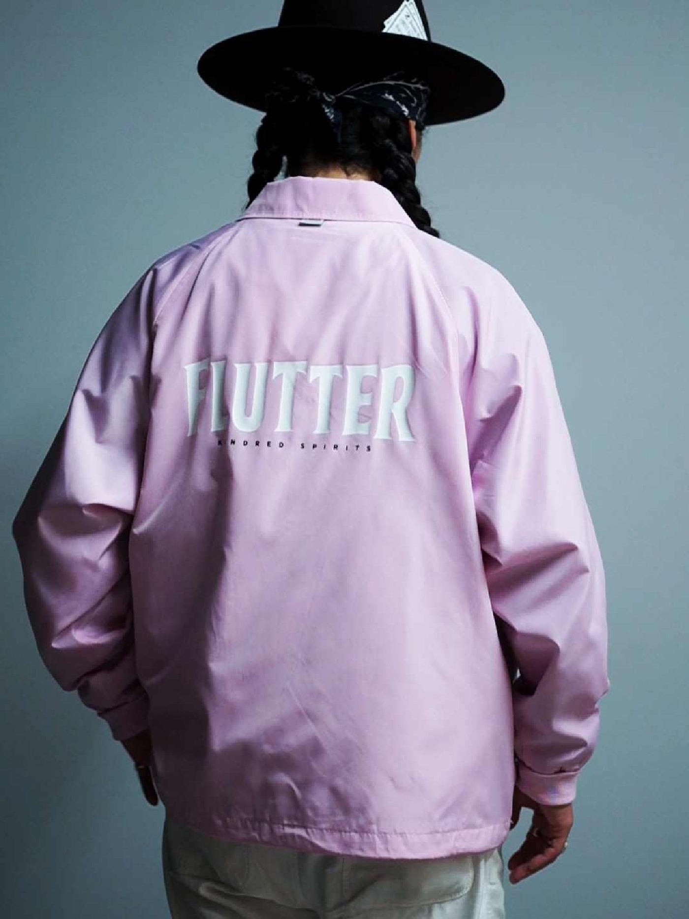 【9.21 (Sun) 12:00 Release】FLUTTER | "The Dress" OG Logo Windbreaker - Pink