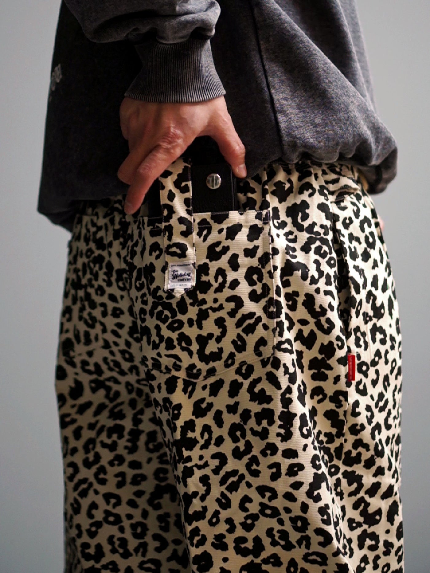 【11.23 (Sun) 12:00 Release】FLUTTER | Leopard Easy Pants - Ivory