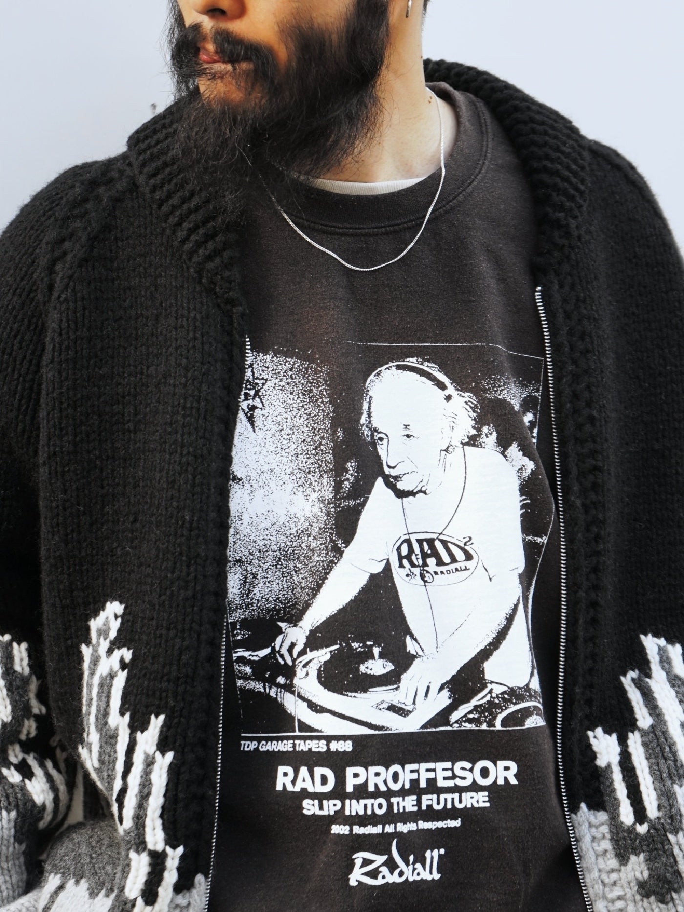 【12.20 (Sat) 12:00 Release】RADIALL | E=Mc2 - CREW NECK SWEATSHIRT L/S - Faded Black