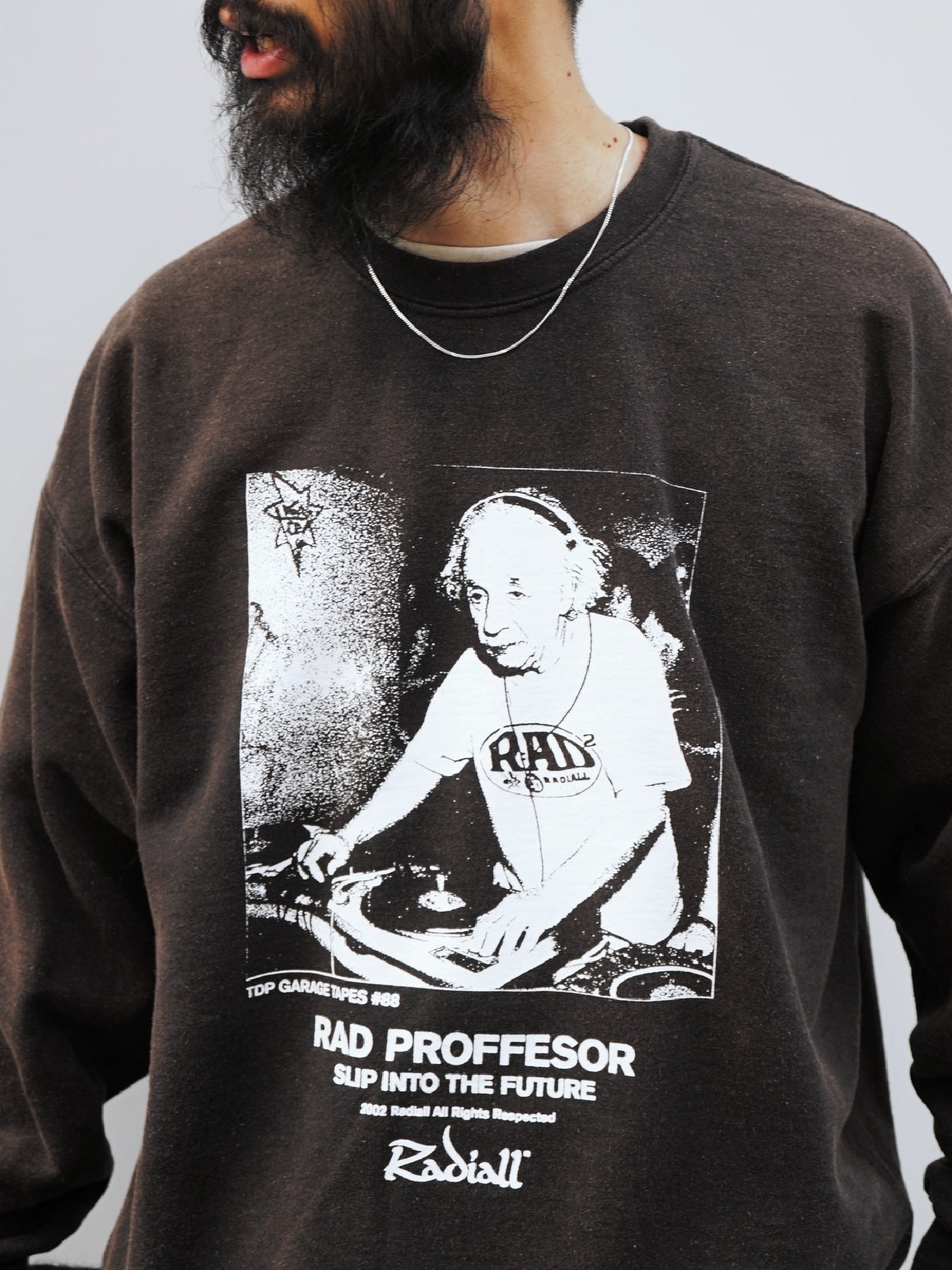 【12.20 (Sat) 12:00 Release】RADIALL | E=Mc2 - CREW NECK SWEATSHIRT L/S - Faded Black
