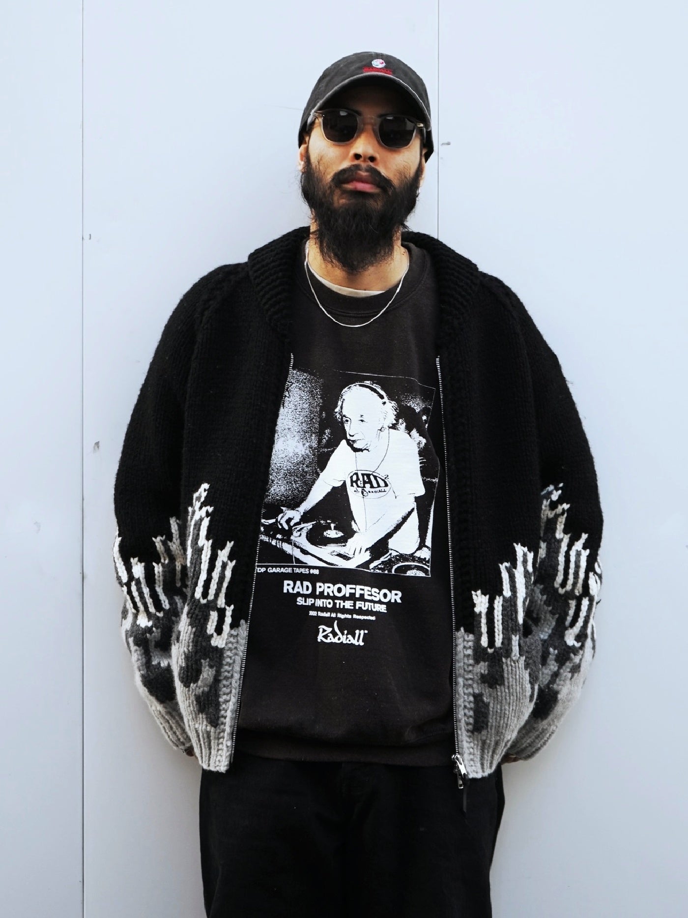 【12.20 (Sat) 12:00 Release】RADIALL | E=Mc2 - CREW NECK SWEATSHIRT L/S - Faded Black