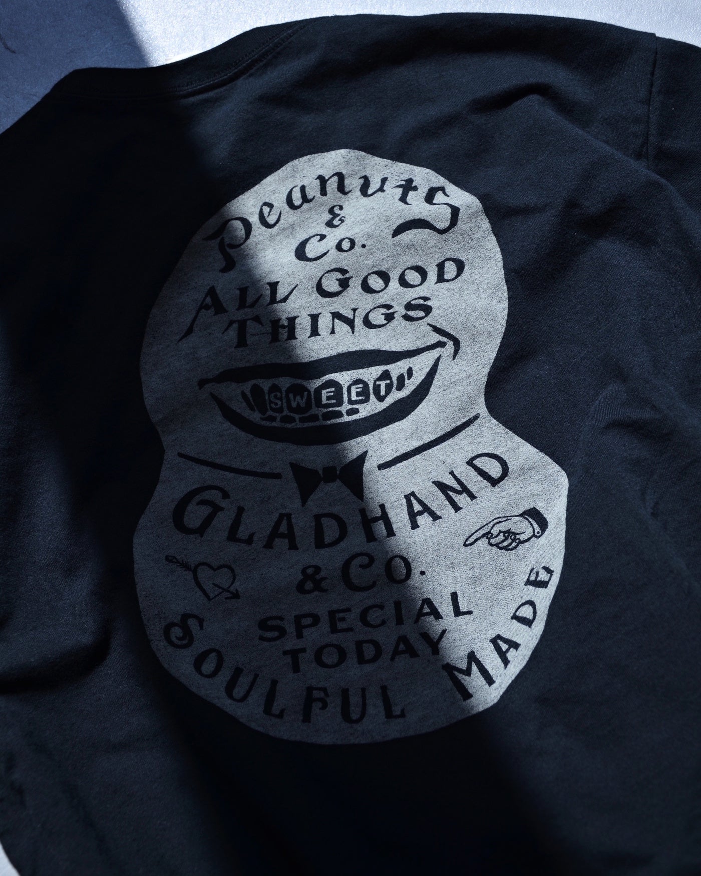 GLADHAND & Co. | Mr. SMILEY - S/S T-SHIRTS - Black