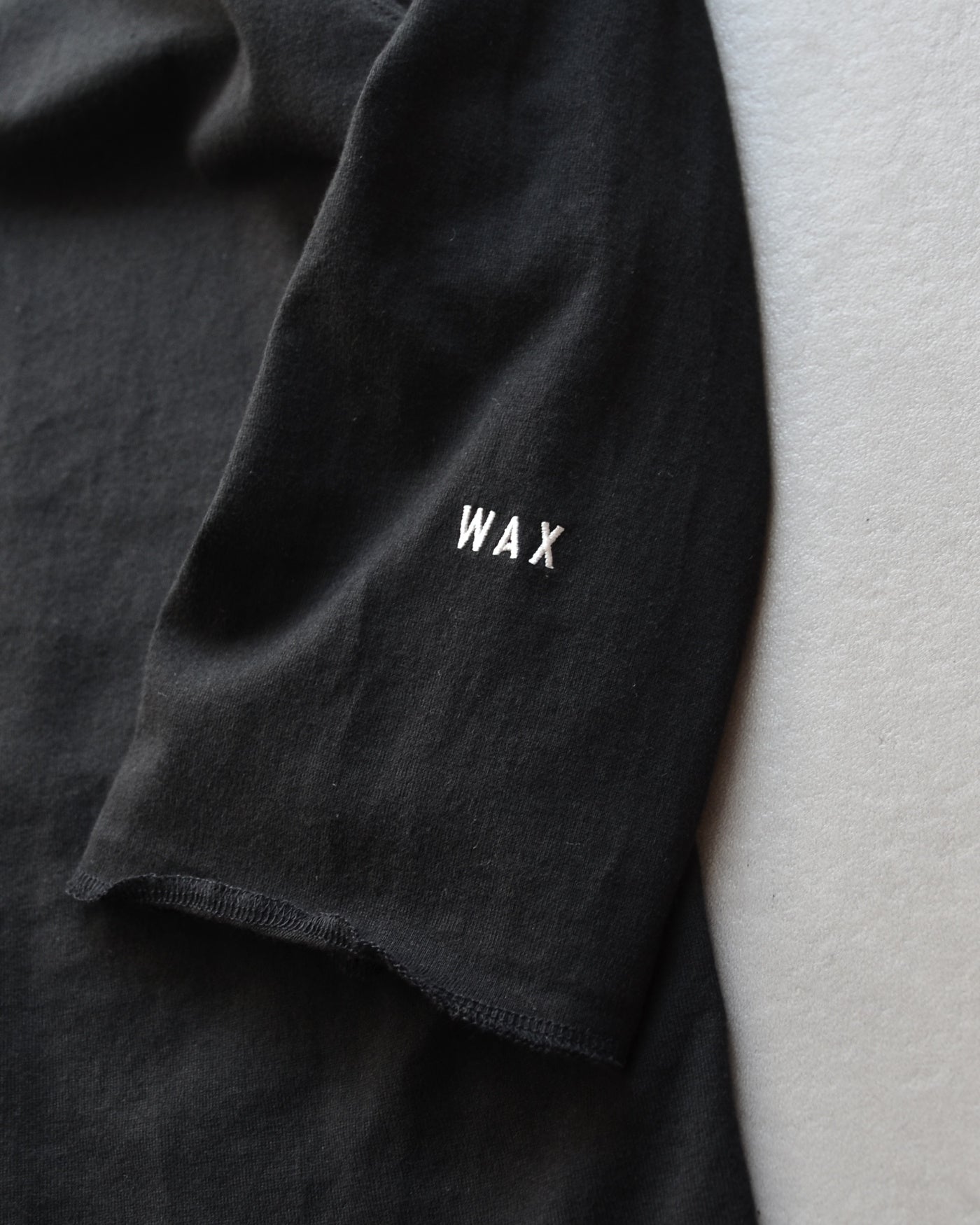 WAX | 3/4 SLEEVE CUT SEWN - Black