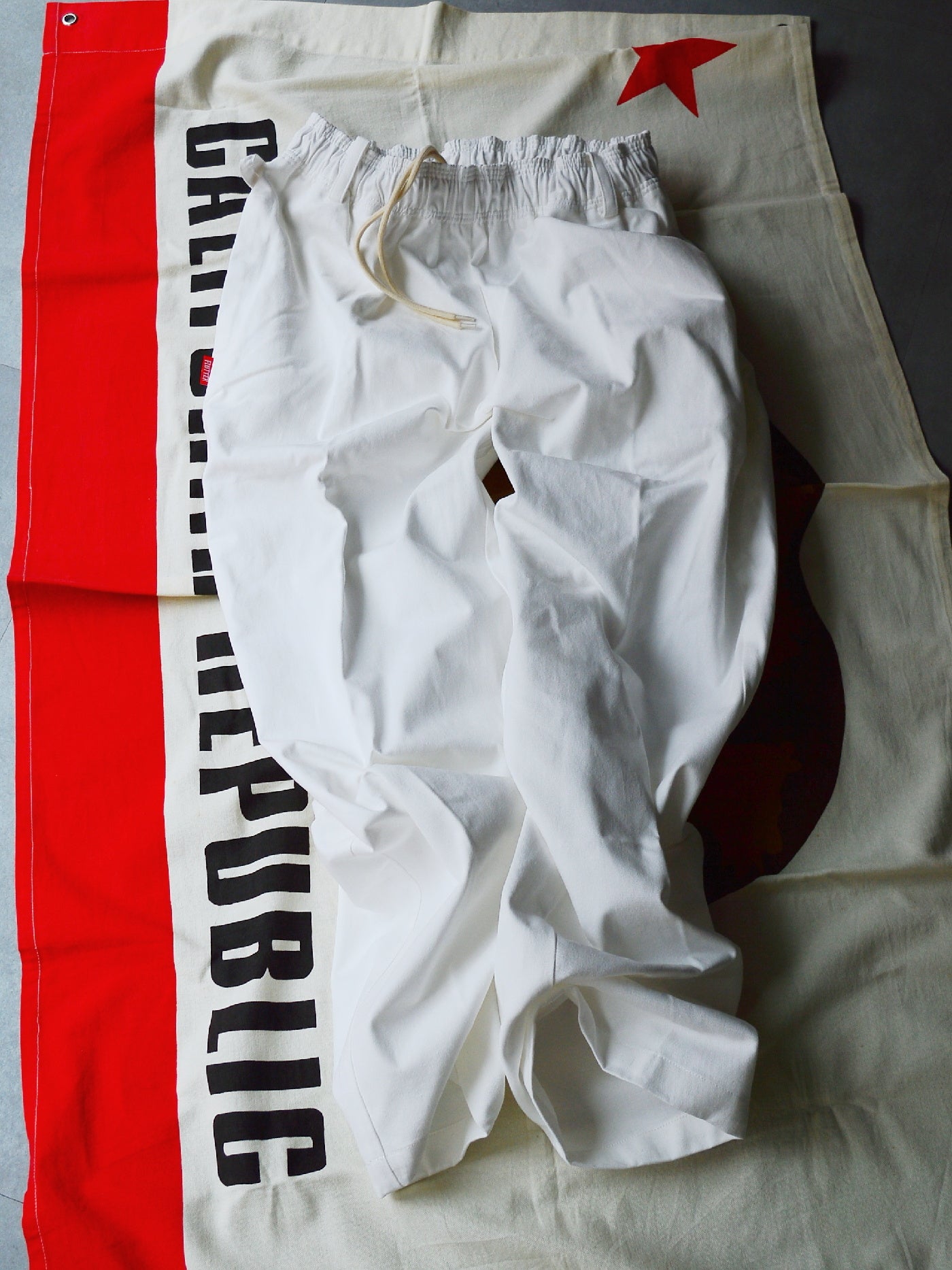 FLUTTER | The Holiday -Comfy fit- Cotton Twill Easy Pants - White