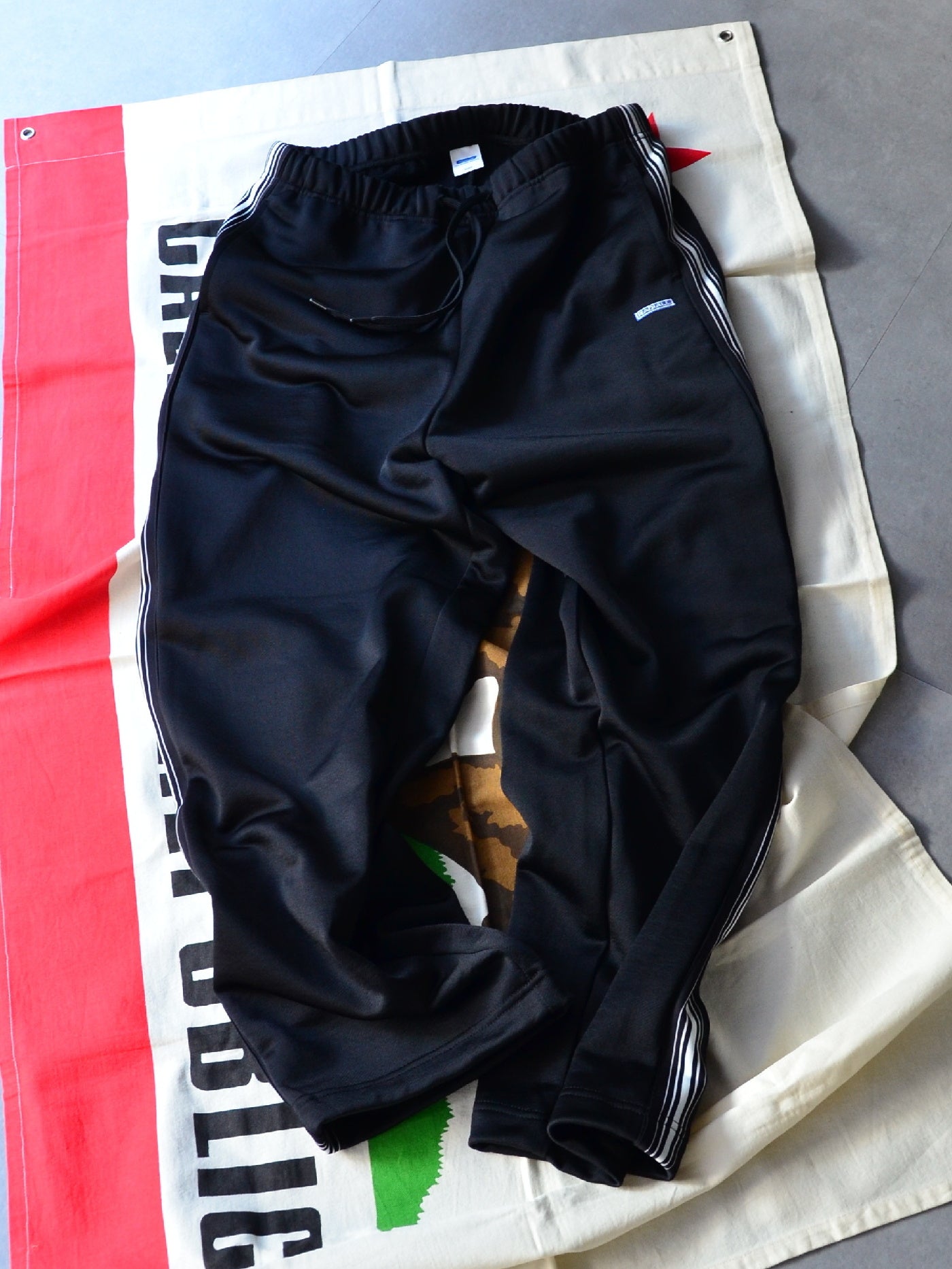 【11.1 (Sat) 12:00 Release】RADIALL | Root Down - WIDE FIT TRACK PANTS - Black