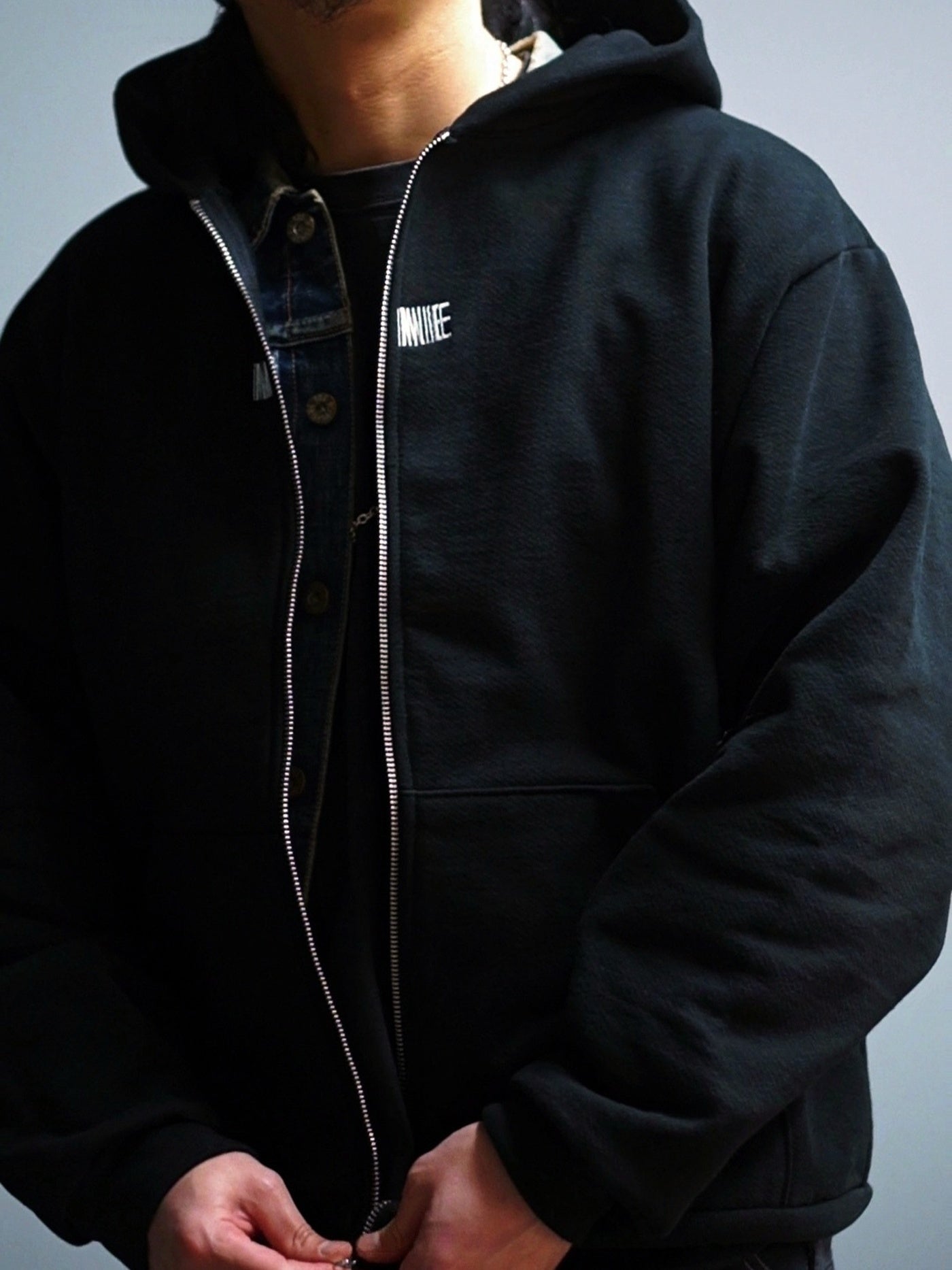 MINE USA | Embroidery Zip Up Hoodie - Black