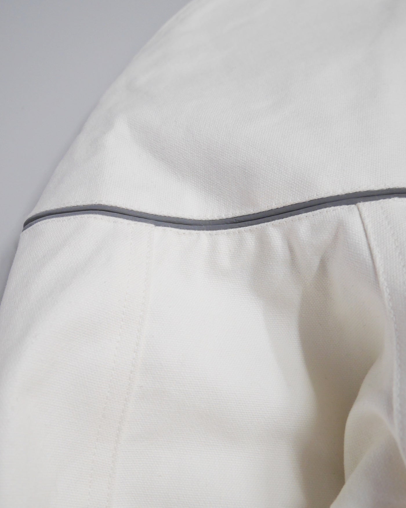 FLUTTER | Duck Cup Shoulder Jacket - White