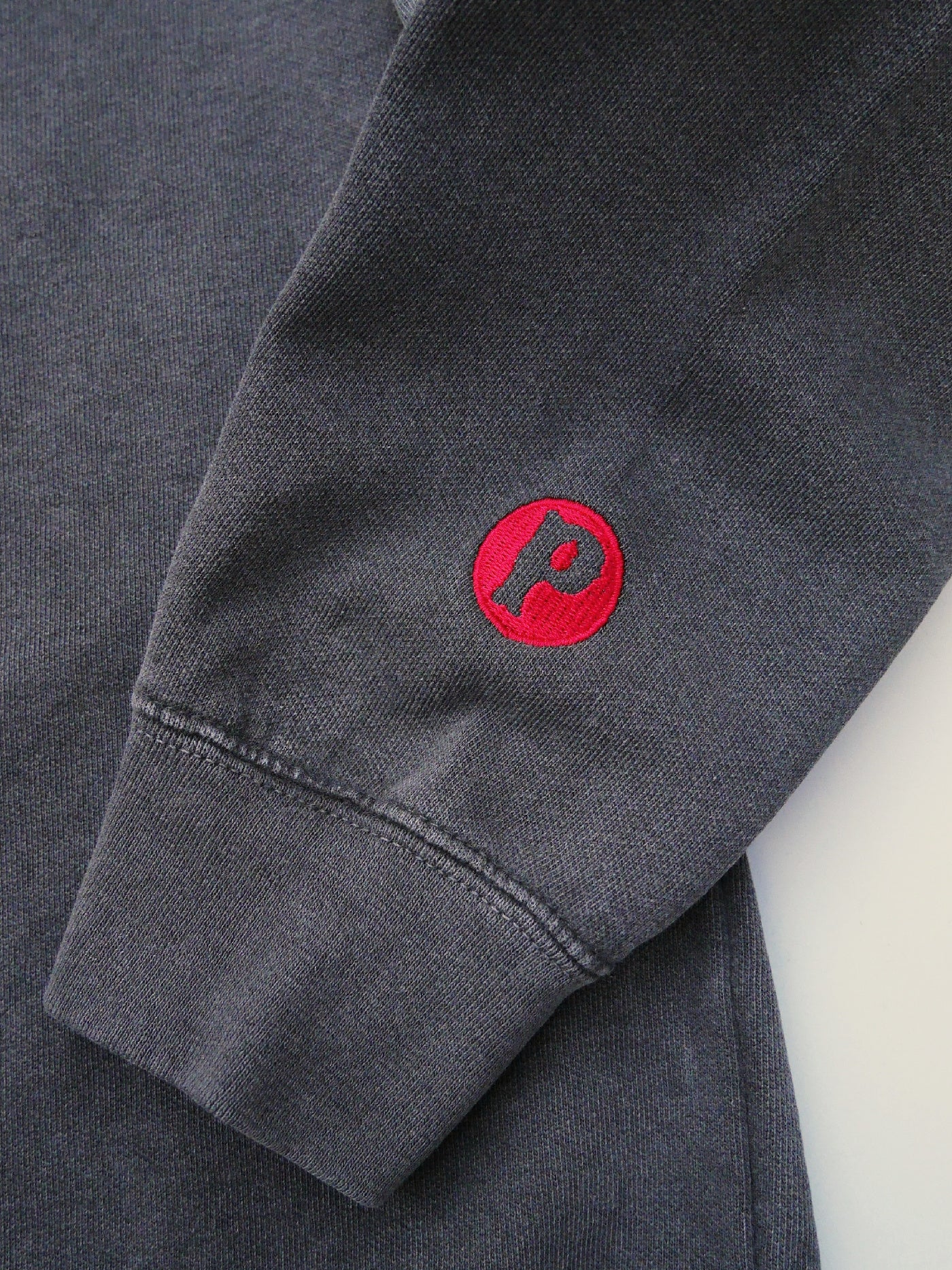 PORKCHOP | RUNNING LOGO SWEAT - Ash Black