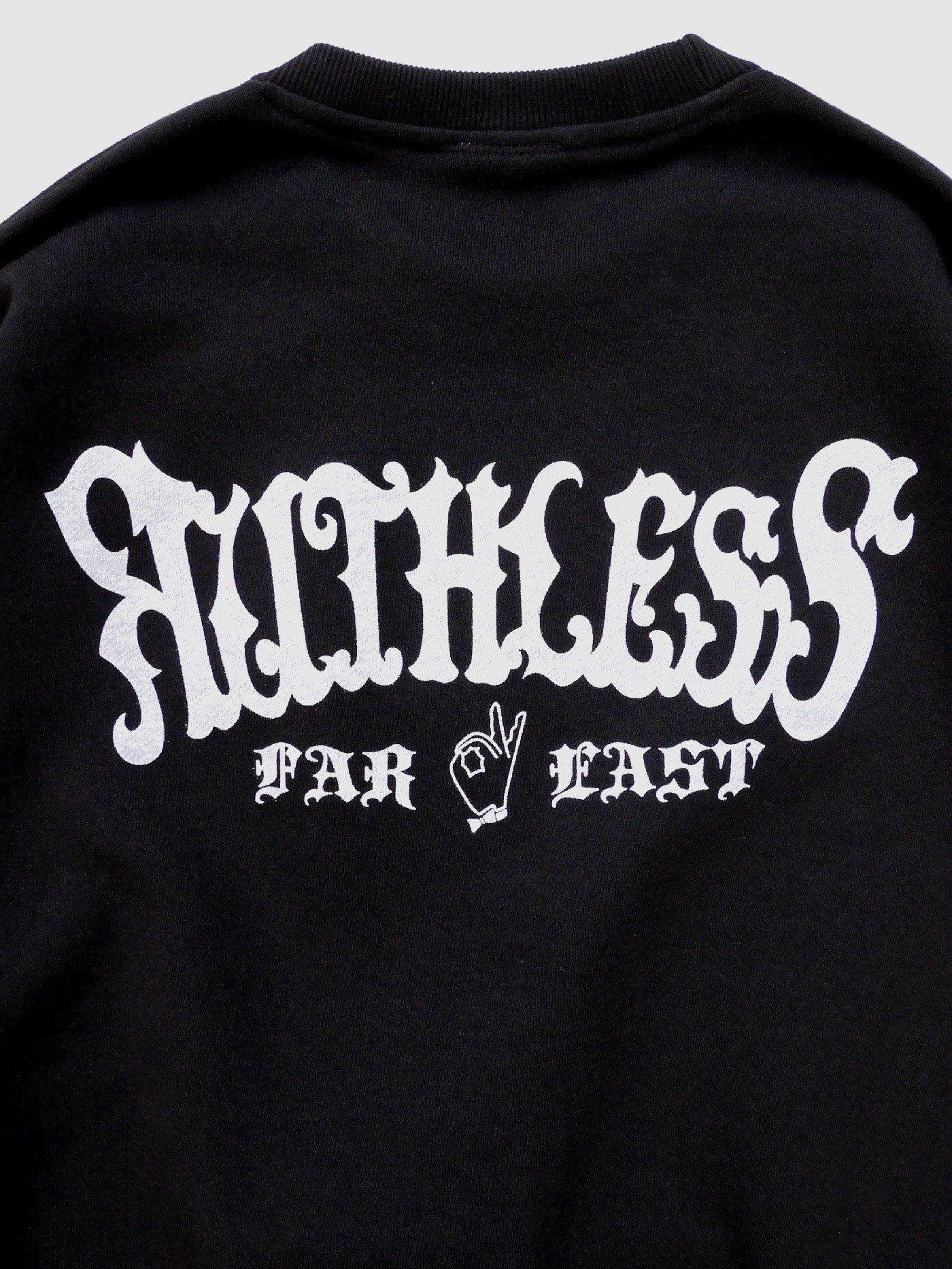【2.21 (Sat) 12:00 Release】RUTHLESS | TRUMPS Exclusive R-Plaque Sweat - Black