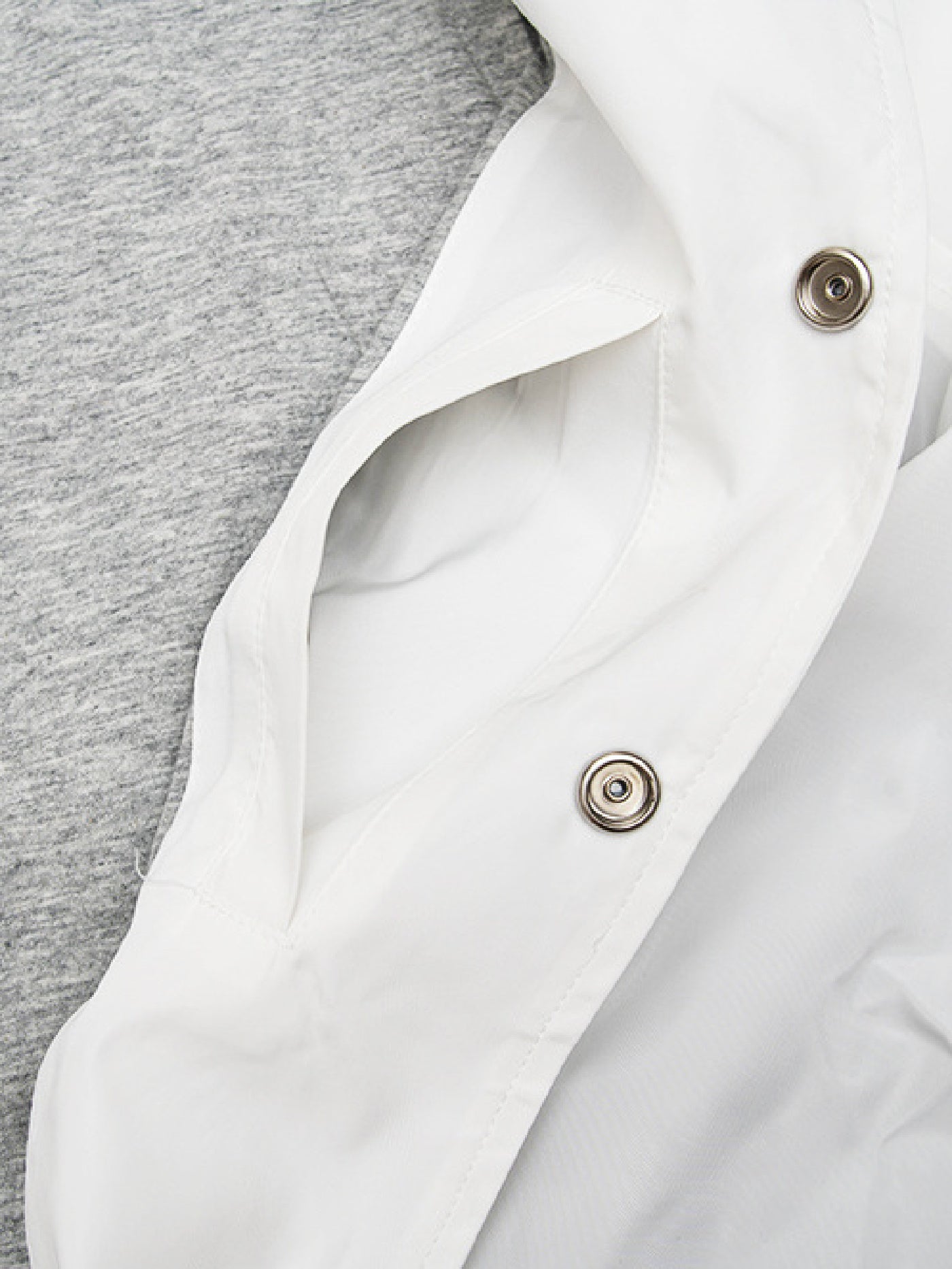 【9.21 (Sun) 12:00 Release】FLUTTER | "The Dress" OG Logo Windbreaker - White